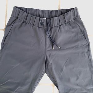 Lululemon | 7/8 On the Fly Pants in Gray